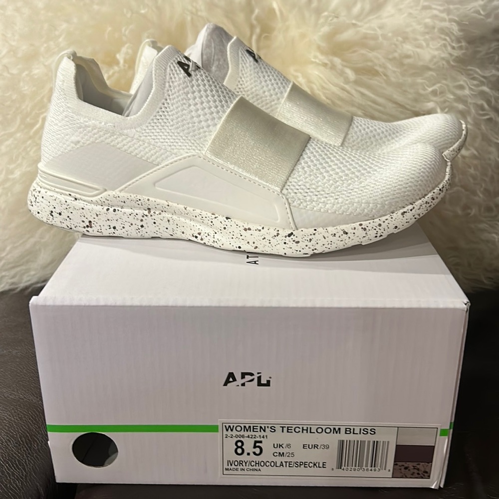 NEW WOMENS APL TECHLOOM BLISS SZ 8.5